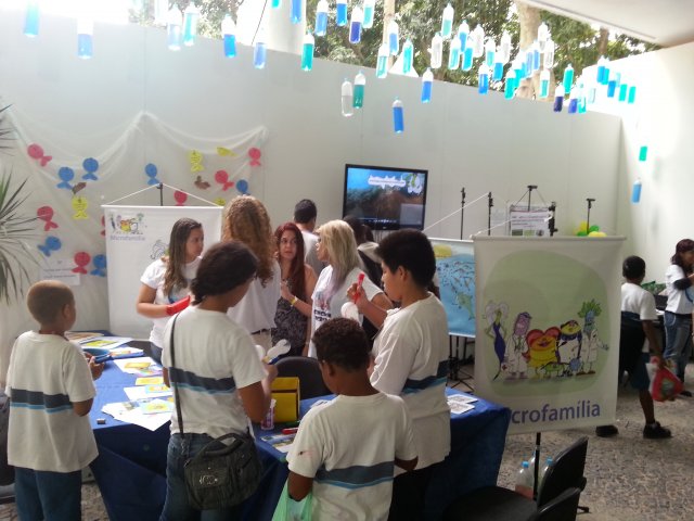 Participação do Instituto de Microbiologia na semana de Ciência e Tecnologia 2012