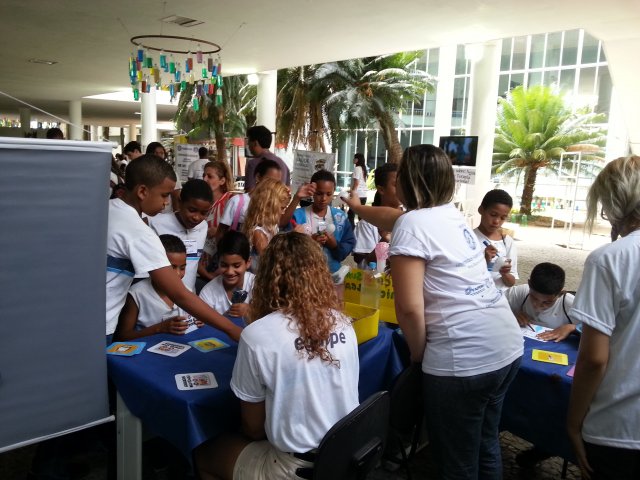 Participação do Instituto de Microbiologia na semana de Ciência e Tecnologia 2012